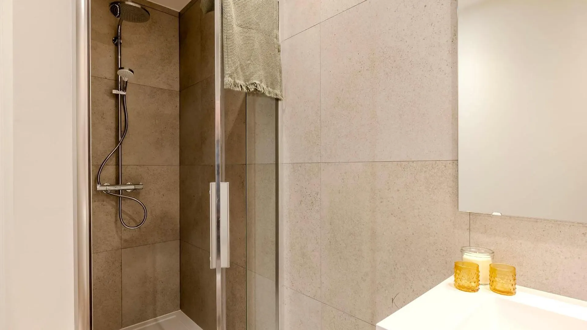Stay At Brüksel Belçika